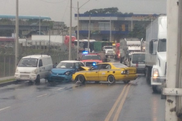Cinco heridos deja triple colisión en Tocumen