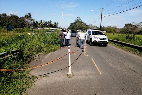 El MOP brinda asistencia ante colapso de vía en Bocas del Toro