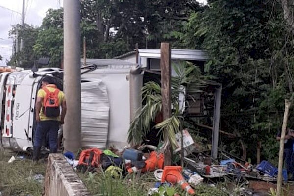 Accidente vehicular en Tanara deja 18 heridos