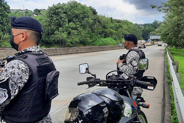 Policía mantiene seguridad en el Corredor Norte en Kuna Nega