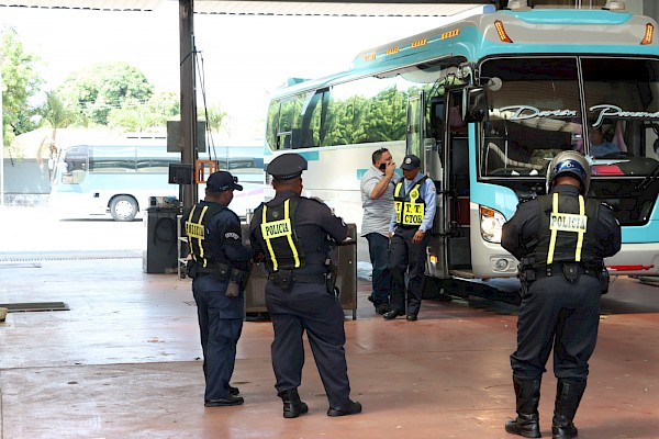 ATTT mantiene inspecciones a buses en la provincia de Darién