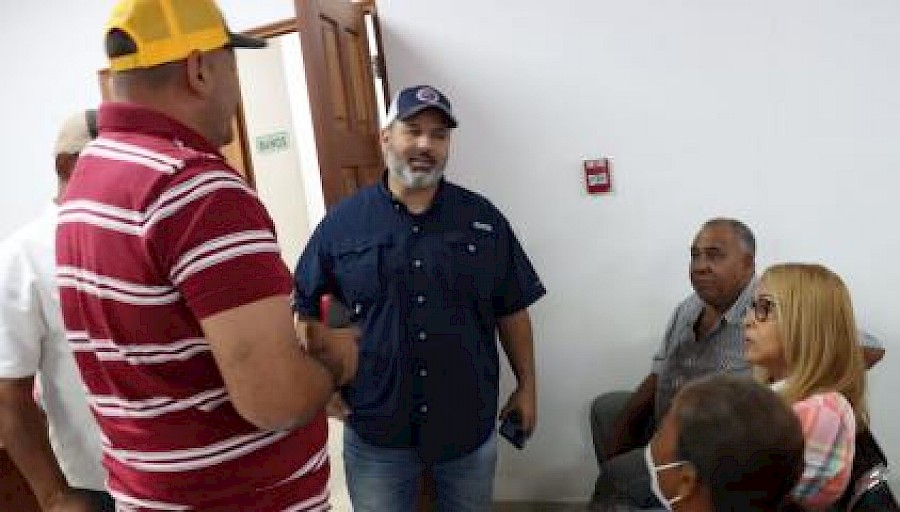 Director de la ATTT se reúne con usuarios de transporte público en Aguadulce