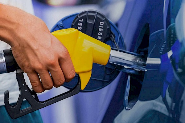 Sube el precio de la gasolina de 95 y baja el del diésel