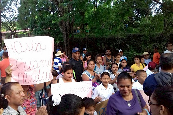 Comunidad educativa de C. B. G. de Villalobos exige reparaciones del  plantel