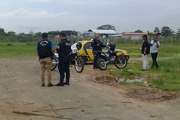 Encuentran el cadáver de un hombre dentro de un taxi e Tocumen