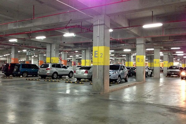 Pleno de la CSJ declara inconstitucional artículos que obligaban a comerciantes otorgar estacionamientos gratis