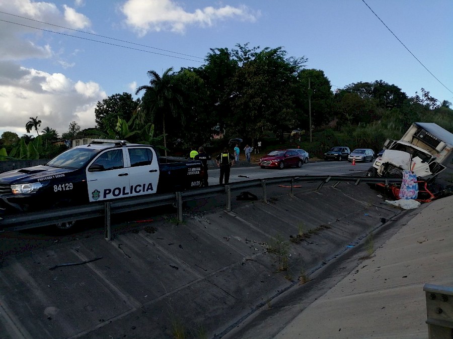 Tres muertos por accidente en la vía Centenario