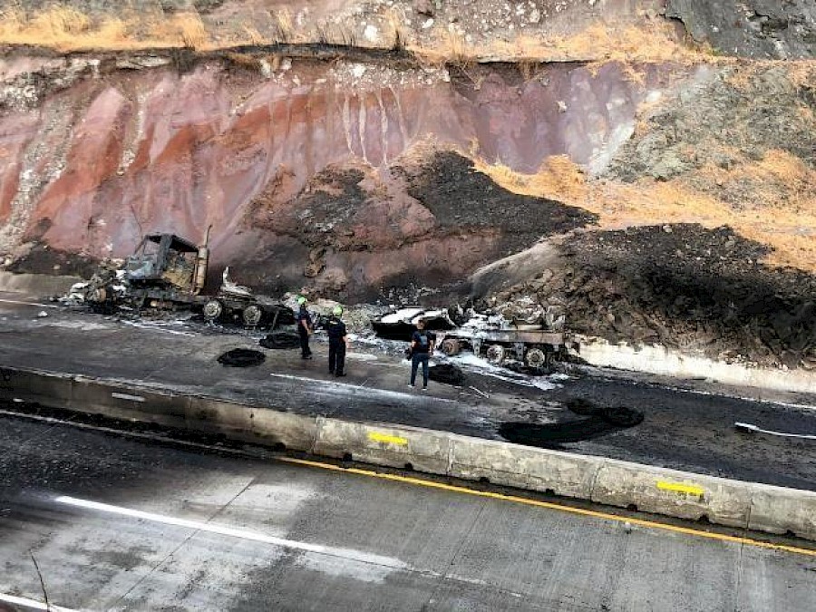 Cisterna se incendia en el Corredor Norte