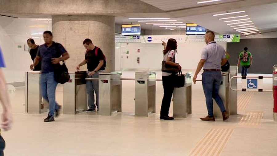 Máquinas de recarga del Metro de Panamá aceptarán "martinellis"