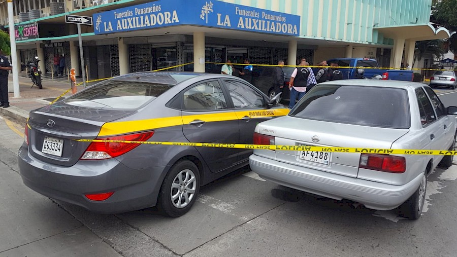 Persecución deja un policía herido