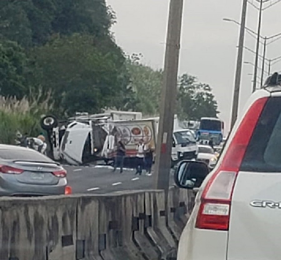 Un lesionado tras aparatoso accidente en la autopista Arraiján - La Chorrera