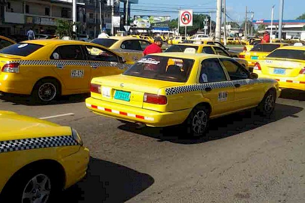 Taxis circularán de acuerdo al último número de la placa desde el 27 de agosto aunció la ATTT