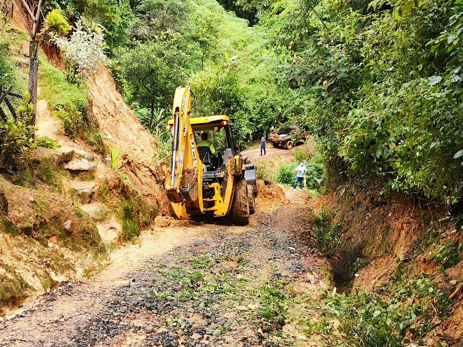 Fuerza de Tarea Conjunta busca salvaguardar la vida de afectados por inundaciones y derrumbes, así como reabrir caminos