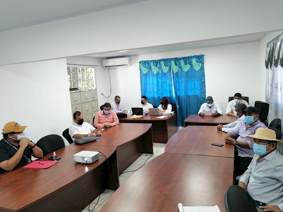 MOP realiza licitación para la construcción del camino San José-Calidonia -Platanares y Pixvae, en Veraguas