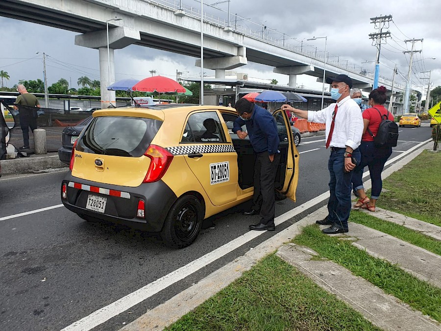 ATTT anuncia la venta de placas del sector público