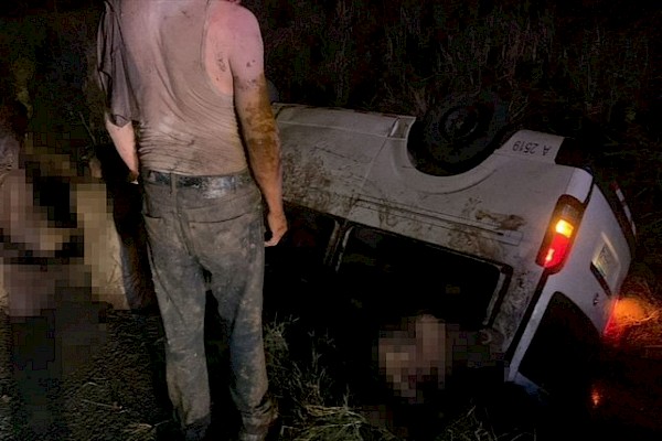 Una víctima fatal y 14 heridos tras vuelco de bus pirata en la autopista Arraiján - La Chorrera