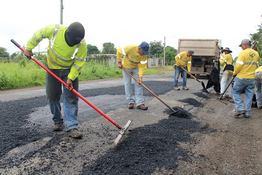 MOP de Panamá Este atiende 14.8 kilómetros en mantenimiento vial desde el puente de Ipetí hasta Tortí