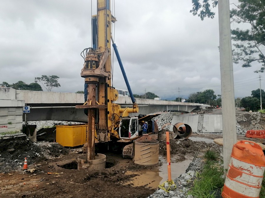 MOP reporta avance de 27% en los trabajos del nuevo puente gemelo sobre el río Chico