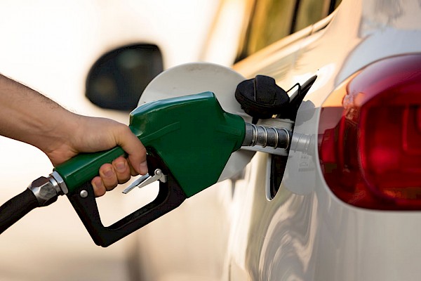 A la baja los precios de venta de los combustibles este viernes 5 de mayo