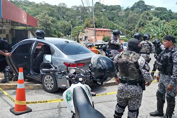 Tres personas capturadas y un vehículo recuperado durante acción policial en Arraiján