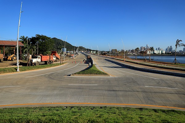 Inauguran el proyecto de la Cinta Costera 3- Calzada de Amador
