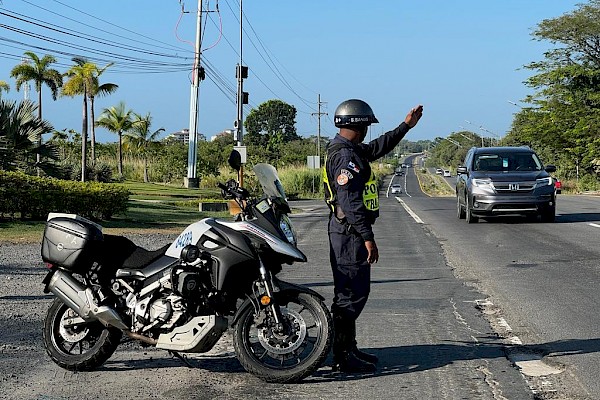 Inversión de carriles por inicio de clases